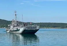 Минен заградител Сириус се включи в операциятаВоеннослужещи от Военноморските сили