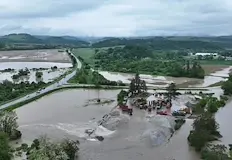 Държавният резерв праща 120 000 литра вода към бедстващитеМинистрите на