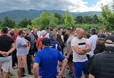 Заровени боклуци край Марица предизвикаха недоволството на местните жителиЖители на
