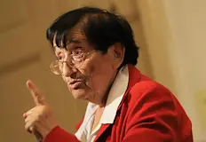 Икономистът иска спешно спиране на бонусите във власттаИкономистът Мика Зайкова