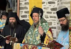 Главиницкият епископ посети манастира Есфигмен Главиницкият епископ Макарий отслужи празничните богослужения