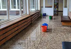 Спряно финансиране блокира спешния ремонт на покриваПроливните дъждове предизвикаха тежки