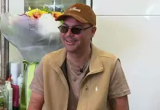 Визията на българската звезда завладя социалните мрежиИвайло Колев коафьорът зад