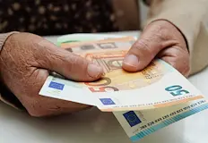 Властите местят плащането на пенсиите преди празницитеПравителството одобри важни промени