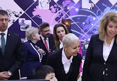 Деца посрещнаха българската делегация с патриотични песниПрезидентът на България Илияна