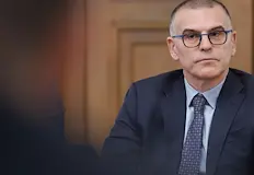 Експертите настояват за спиране на автоматичния ръст на заплатитеСериозни съкращения