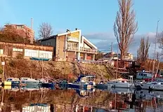 Сградата ще се превърне в модерен спортен центърСъобщават от Областна