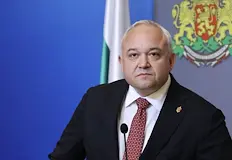 Политически отзвук след оставката в следствиетоОставката на Борислав Сарафов не