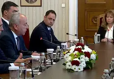 Петър Витанов поведе преговарящите на Дондуков 2Президентът Илияна Йотова започна