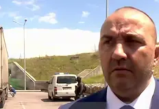 Спипаха ТИР с над 300 мастербокса нелегална стокаСлужители на Главна