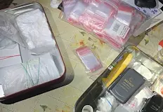 Четирима души са арестувани след полицейски удари на различни адресиЧетирима
