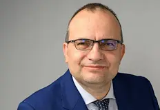 ДБ предупреждава за огромни дупки в бюджетаАсен Василев е взел