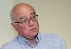 Анализаторът настоява за съкращаване на 100 хиляди чиновнициСоциологът Кънчо Стойчев