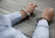Обвиняемият има предишна присъда за насилие в Белгия спрямо същата