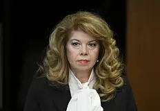 Президентът започва политическите консултации с шестте парламентарни групиДнес от 10 30