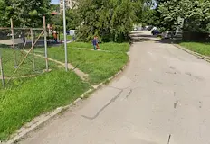 Пенчо Милков обеща ремонт на спортната площадка в районаКметът на