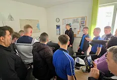 Младежите се запознаха с работата на агенциятаНад 50 ученици от
