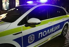 Едно от момичетата в групата е леко раненоМъж откри стрелба