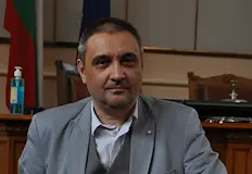 Имунологът твърди че лекари в САЩ крият данните от страхВаксините