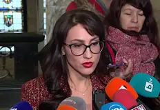 Измамниците преминавали дигитална верификация с чужди лични данниПетима младежи на