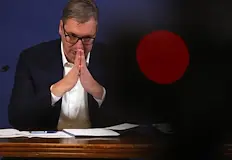 Спрени влакове и затворени пътища целят да затруднят насрочения за