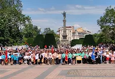 Разгневен баща настоява за промяна в празничния протоколОбщо пет деца