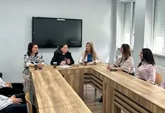 Гимназисти помагат за кулинарното състезание и детската дискотекаУчениците от Професионалната