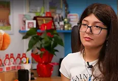 Момичето е открило спасение в рисуването през годините на пълна