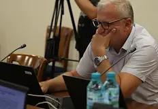 Депутати искат отстраняването му след разговор с Иван ГешевДнес се