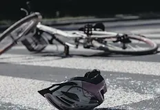 Детето получи контузия след падане на площад Света Троица Тринадесетгодишно момче