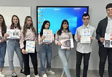 Младежите рекламират телефонна линия срещу агресиятаУченици от Професионалната гимназия по