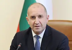 Властта обсъжда спешни мерки със синдикати и бизнесПравителството подготвя нови