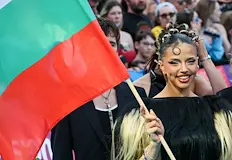 Изпълнителката премина по тюркоазения килим в австрийската столицаБългарската представителка Дара