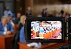 Местният парламент обсъжда дневния ред в три поредни дниЗаседанията на