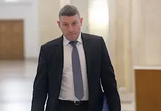 Властта махна фигурата зад скандалния доклад за машинния вотСпоред официална