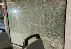 Изстрелите потрошиха страничните стъкла на машинатаНеизвестен извършител откри стрелба по