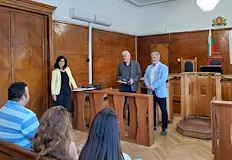 Започва шестмесечният им стаж за юридическа правоспособностПетима стажант юристи започват своя