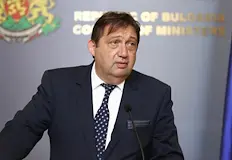 Държавата е платила близо 600 милиона евро въпреки липсващи проектиМинистърът