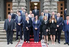 Депутатите искат парламентарна комисия за богатството на политикаОт пресцентъра на