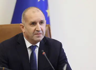 Румен Радев: САЩ спешно да отменят визите за български граждани