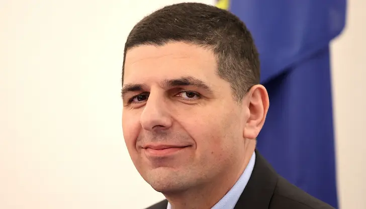 Според политика задържането под стража на доставчика е опит за генериране на негативна реакция Според политика задържането под стража на доставчика е опит за генериране на негативна реакция