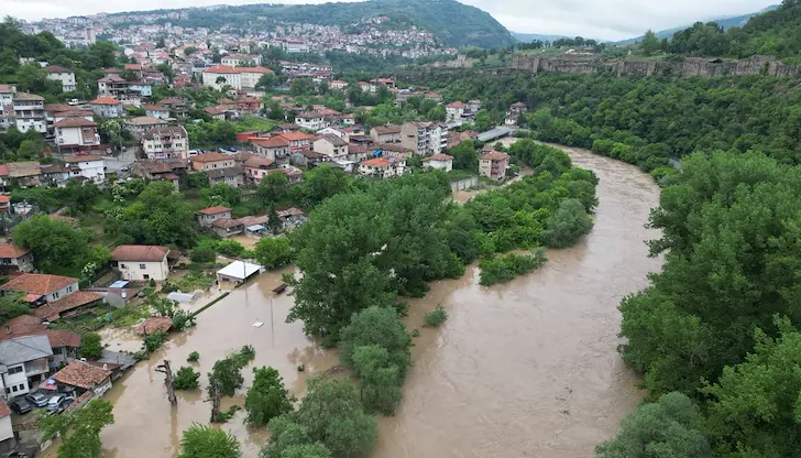 Спад на водите на река Янтра с цял метър отчитат край село Пушево Спад на водите на река Янтра с цял метър отчитат край село Пушево