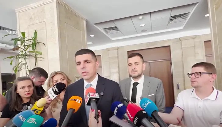 Десницата настоява за спешни фискални мерки