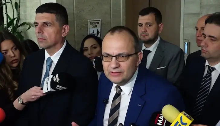 Депутатите от „Демократична България“ остават опозиция на правителството на Радев