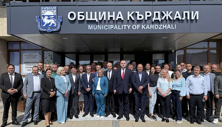 Лидерът на ДПС защити кмета на Кърджали Лидерът на ДПС защити кмета на Кърджали