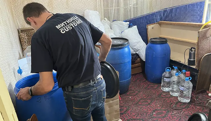 Проверките обхванаха магазин и частен адрес във Варна Проверките обхванаха магазин и частен адрес във Варна