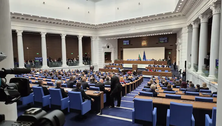 Вотът премина при пълна мобилизация в залата Вотът премина при пълна мобилизация в залата