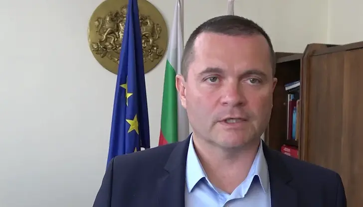 Пръскат спешно край бреговете от село Сандрово до хижа Приста