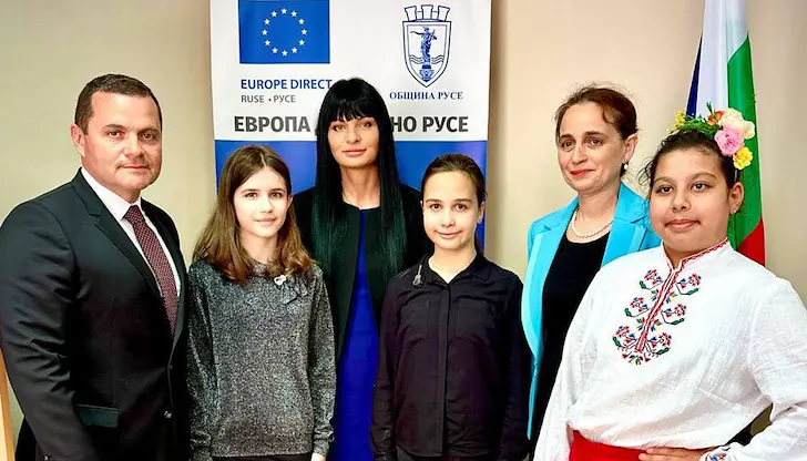 Опозицията обвини местната власт в грубо погазване на правилата и пропаганда Опозицията обвини местната власт в грубо погазване на правилата и пропаганда