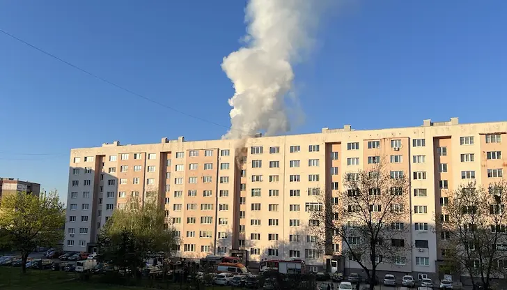 Пламъците засегнаха и съседен апартамент на горния етаж